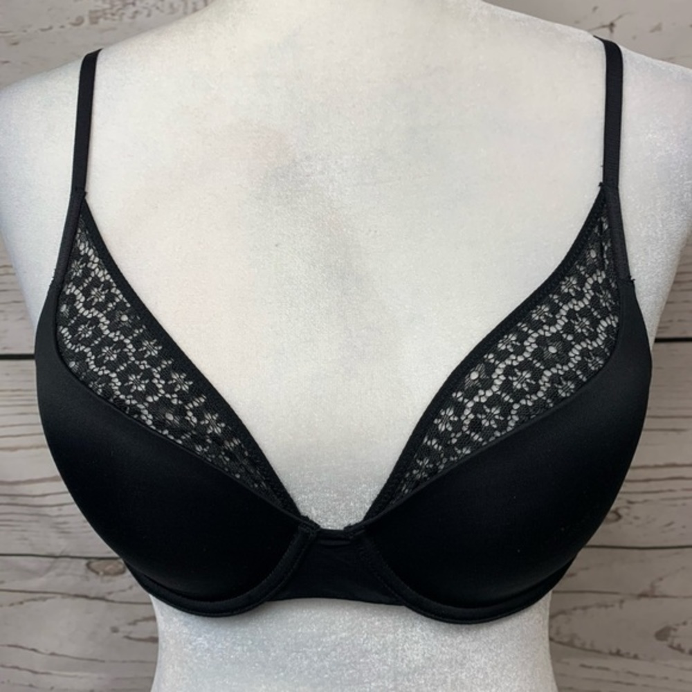 EUC VS Underwire Padded Black Floral Lace Demi Bra